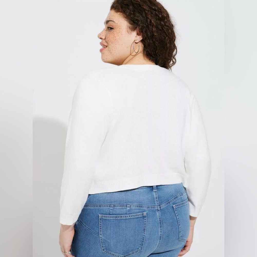 Torrid Disney Minnie Mouse White Cropped Cardigan with Embroidered Accent - Picture 3 of 9